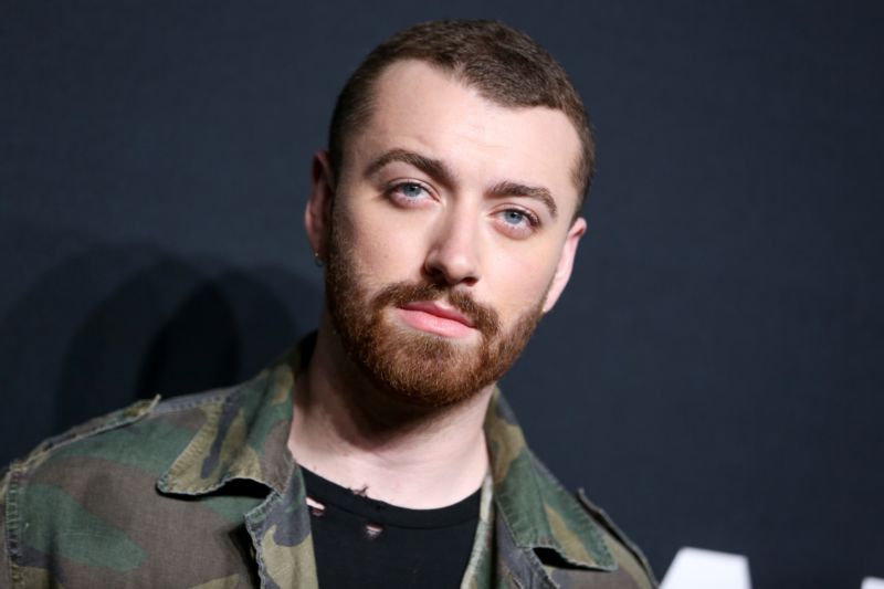 Sam Smith se změnil k nepoznání.