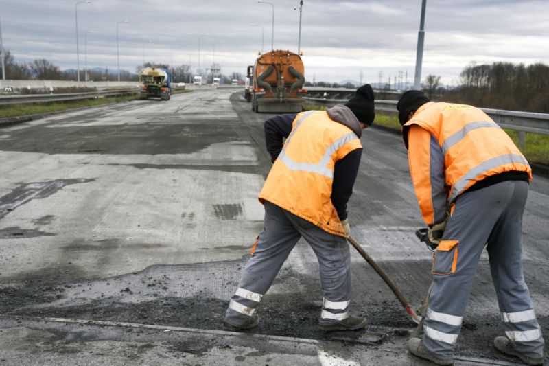 Práce by byla, ale pracovníci z Ukrajiny se do Česka oficiální cestou nemohou dostat (ilustrační foto).