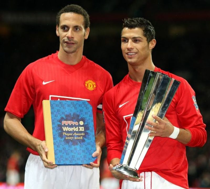 Rio Ferdinand a Cristiano Ronaldo v roce 2008.