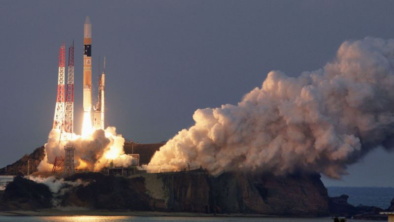 Start japonské rakety. Start japonské rakety.