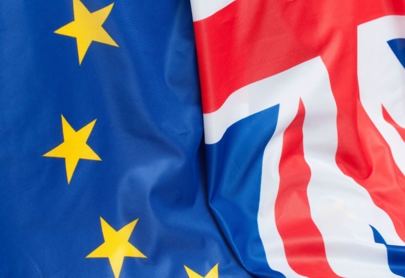 Vlajka Británie a Evropské unie.