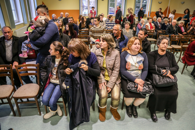 Obyvatelé Smilovic a jejich noví sousedé.
