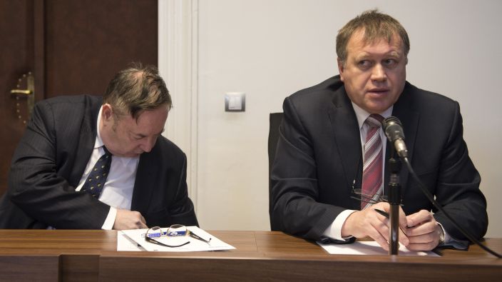 Vladimír Šiška (vpravo) u soudu.