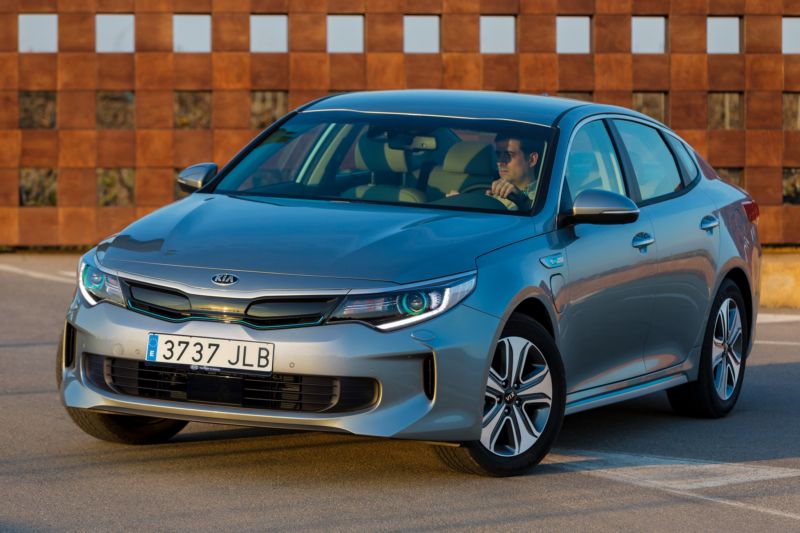 Optima je prvním vozem značky Kia vybaveným technologií plug-in hybrid. 