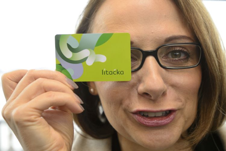 Primátorka Adriana Krnáčová a její Lítačka.