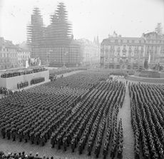 Manifestace pracujících, jednotek Lidových milicí, Sboru národní bezpečnosti a Čs. lidové armády na Staroměstském náměstí v Praze v roce 1968 v rámci oslav Vítězného února.