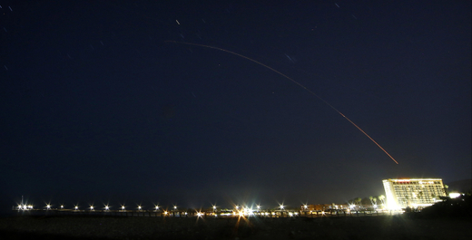 Balistická střela USA Minuteman III bez střeliva testovaná ve 23.00 hodin v okrese Ventura County v Kalifornii.