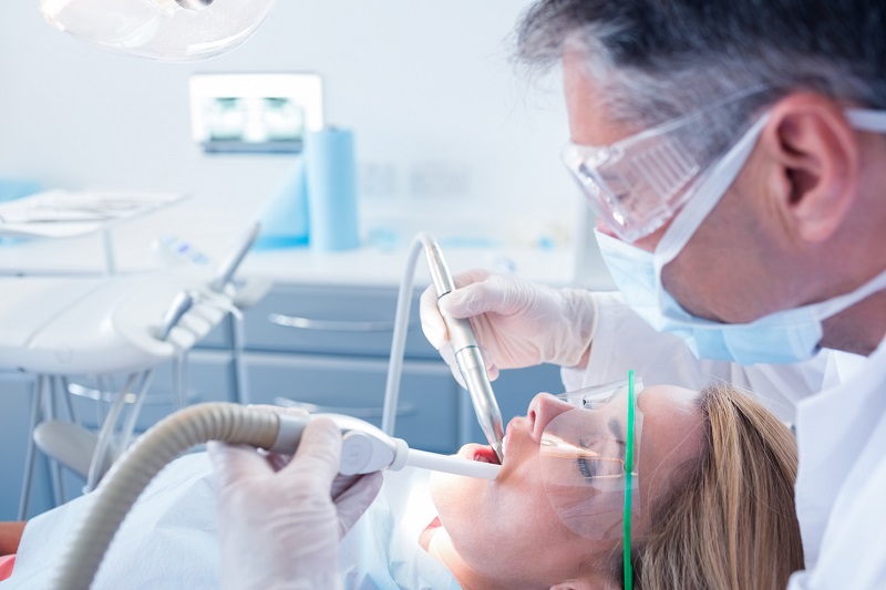 Od letošního ledna mohou klienti žádat o příspěvek na dentální hygienu ve výši až tisíc korun.