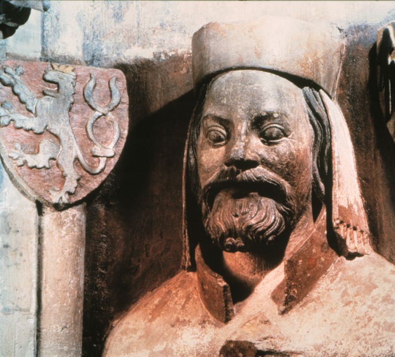 Socha českého krále a římského císaře Karla IV. v triforiu katedrály sv. Víta v Praze.