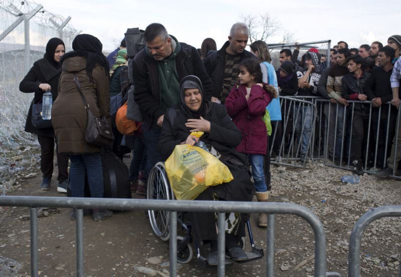 Řecko může počítat s "neochvějnou podporou" Evropské komise při zvládání migrační krize. 