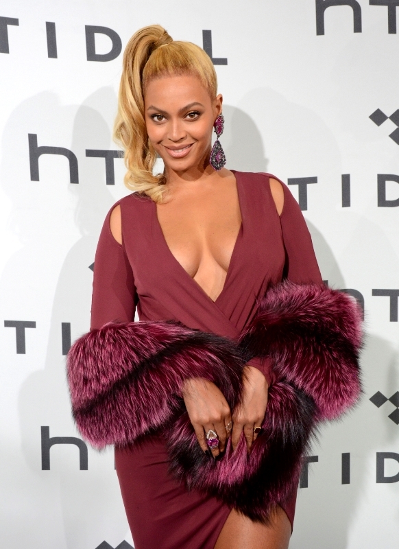 Beyonce by se chtěla své matce co nejvíc podobat. Beyonce by se chtěla své matce co nejvíc podobat.