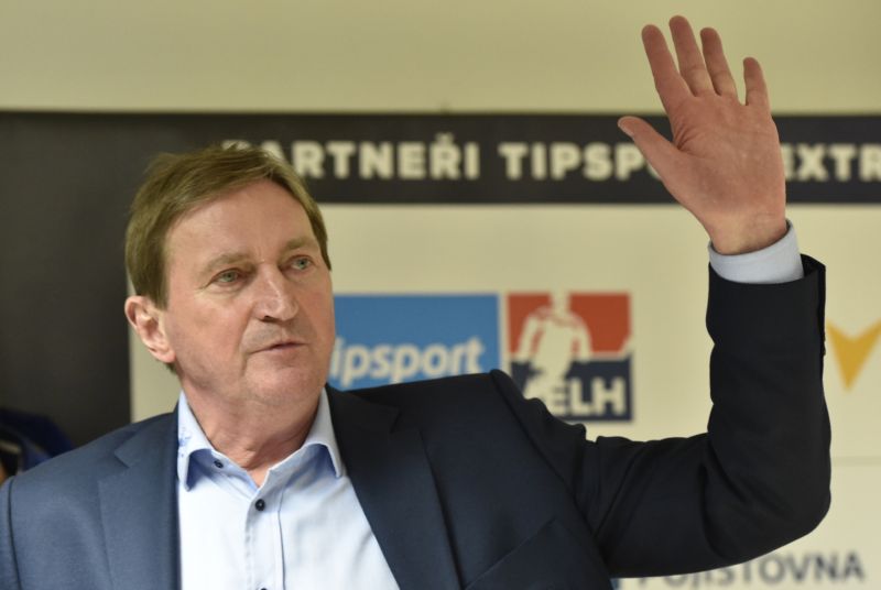 Hokejový trenér Alois Hadamczik. 
