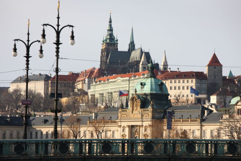 Celoročně nejhledanější destinací ve všech sezónách je Praha.