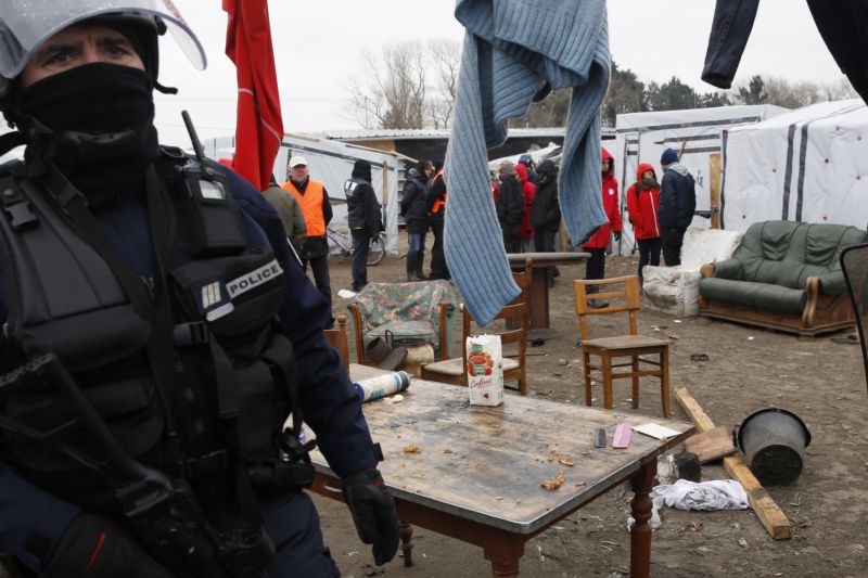 Likvidace části tábora migrantů u Calais. 