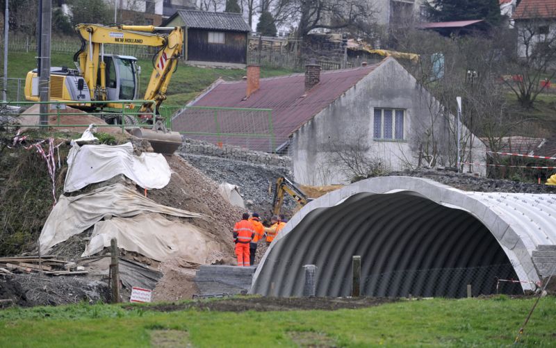 Při neštěstí zahynuli čtyři dělníci a další dva byli zraněni.