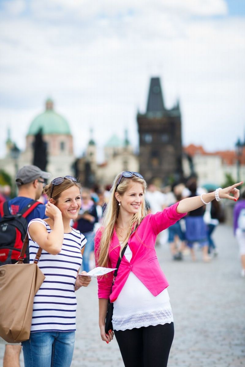 Turistky v Praze. 