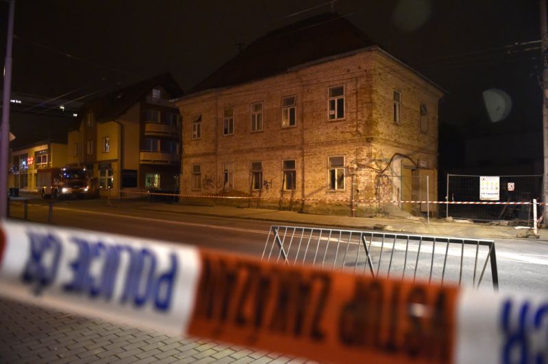 Na snímku dům v uzavřené ulici Sokolská, který čeká demolice. Na snímku dům v uzavřené ulici Sokolská, který čeká demolice.