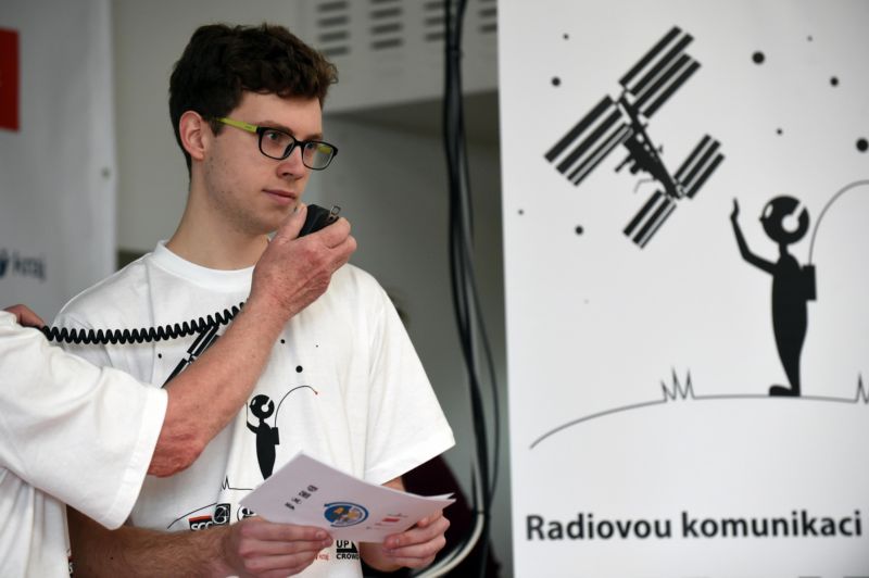 Olomoučtí studenti navázali rádiové spojení s Mezinárodní vesmírnou stanicí (ISS).