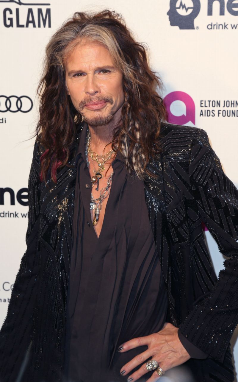 Steven Tyler se pochlubil krásnou a mladou přítelkyní.
