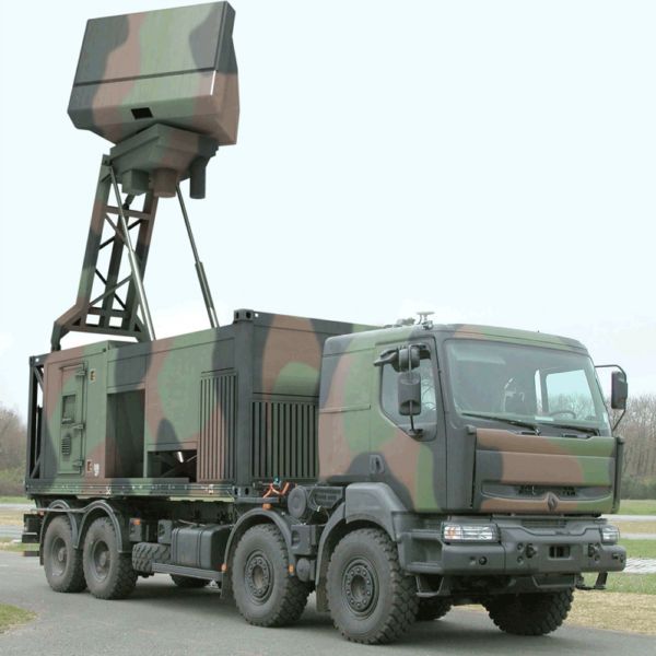 Francouzský radar GroundMaster.
