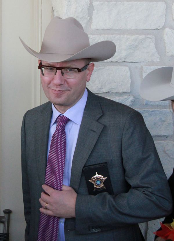 Premiér Bohuslav Sobotka (na snímku) při návštěvě USA v roce 2014 zahájil stavbu nové tělocvičny Sokola v texaském Westu. Premiér Bohuslav Sobotka (na snímku) při návštěvě USA v roce 2014 zahájil stavbu nové tělocvičny Sokola v texaském Westu.
