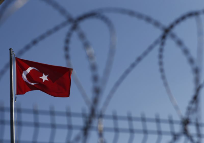 Na snímku turecká vlajka na hraničním přechodu İpsala s Řeckem. Na snímku turecká vlajka na hraničním přechodu İpsala s Řeckem.