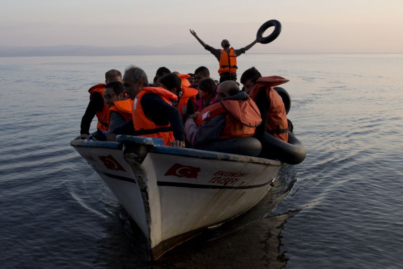 Turečtí uprchlíci v cíli - na řeckém ostrově Lesbos.