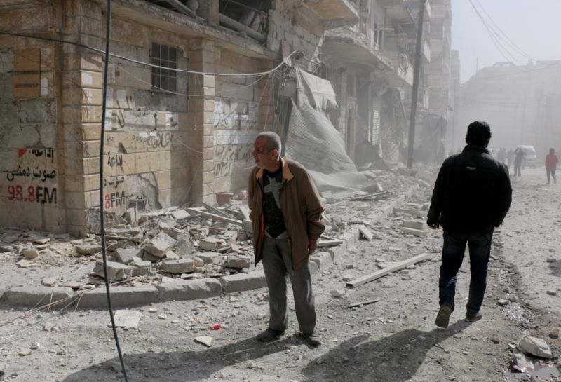 Bombardováním zničené syrské město Aleppo.