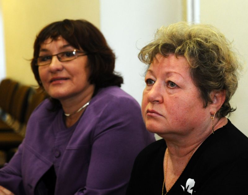 Roberta Kučerová (vpravo) se svou obhájkyní Pavlou Nechanickou.