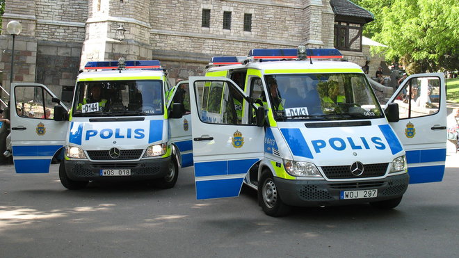 Švédská policie musela řešit žhářské útoky na ubytovny s migranty. Švédská policie musela řešit žhářské útoky na ubytovny s migranty.