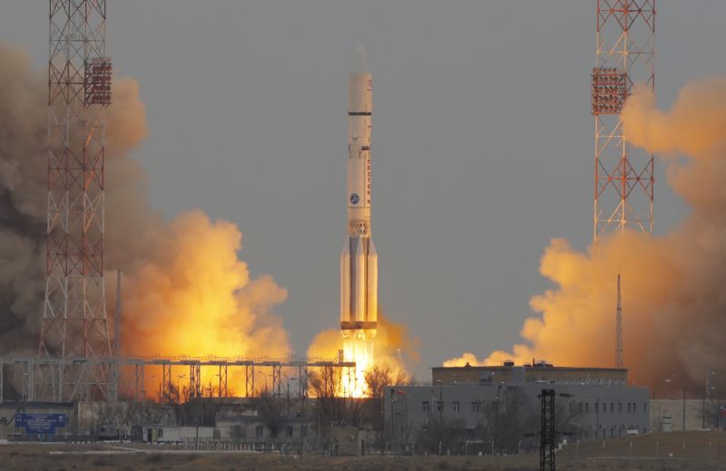 Na snímku raketa Proton-M startující z ruského pronajatého kosmodromu Bajkonur v Kazachstánu.