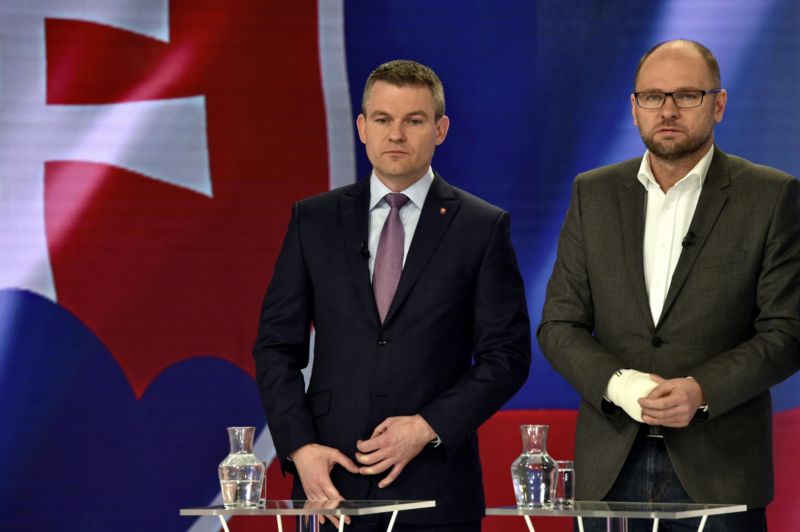 Zleva místopředseda strany Směr-SD Peter Pellegrini a předseda strany Svoboda a Solidarita Richard Sulík.