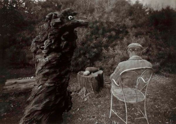 Český fotograf pražských motivů, ateliérových aranžmá, zátiší, reportáží, krajin i reklamy Josef Sudek začal fotografovat, když mu bylo 17 let. Český fotograf pražských motivů, ateliérových aranžmá, zátiší, reportáží, krajin i reklamy Josef Sudek začal fotografovat, když mu bylo 17 let.