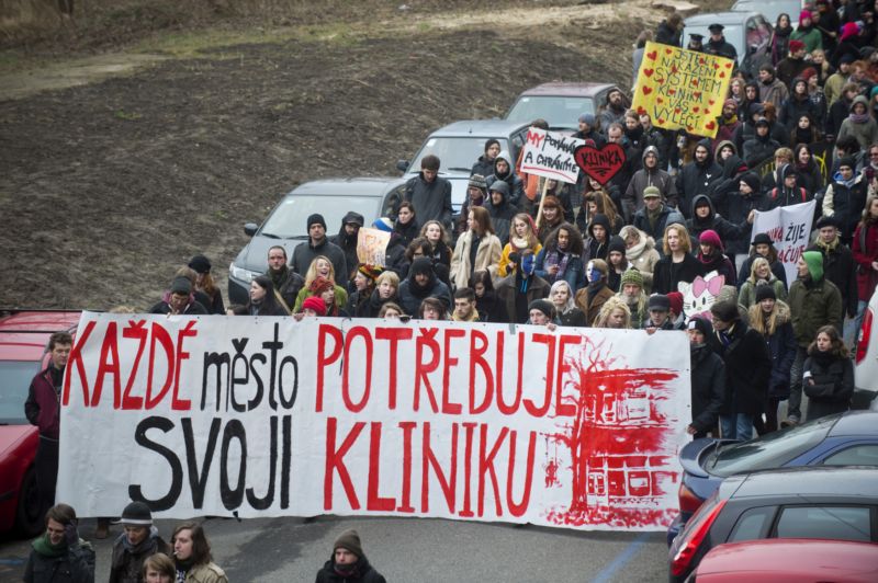Demonstrace na podporu Kliniky. Demonstrace na podporu Kliniky.