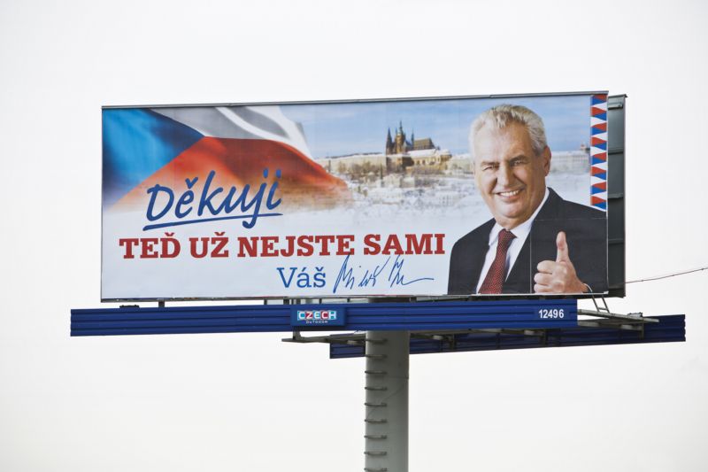 Prezident Miloš Zeman na billboardu po zvolení do úřadu.