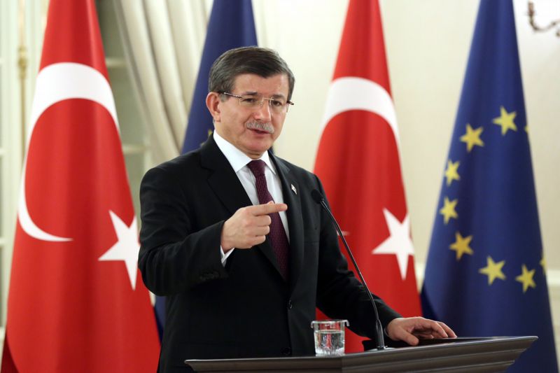 Turecký premiér Ahmet Davutoglu.