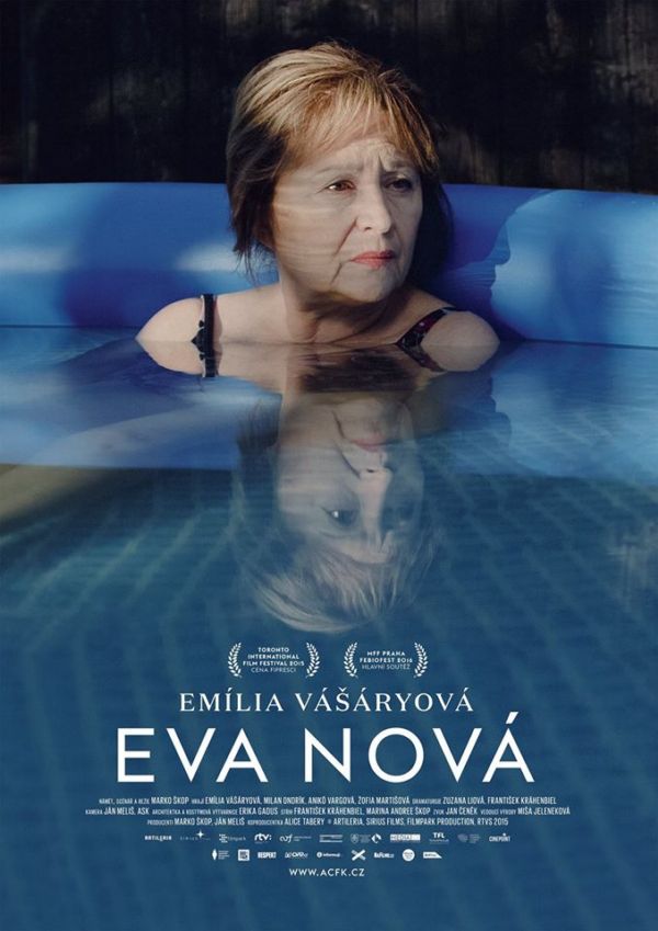 Snímek z filmu Eva Nová, jehož hlavní roli ztvární herečka Emília Vášáryová.