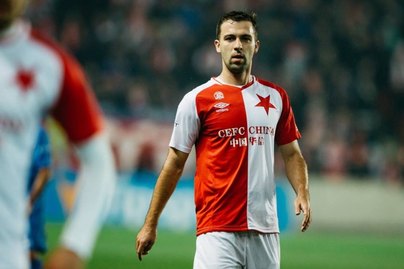 Teď zřejmě svedou souboj se sparťany, kteří budou mít v dresu soupeře také vyvrhele. Josef Hušbauer se stal před třemi lety v dresu Sparty králem ligových střelců, vykopal si dokonce i angažmá v Itálii. To mu ale nevyšlo a nevyšel mu ani návrat na Letnou. V týmu kouče Ščasného se neprosadil a v zimě zamířil do Edenu. Teď zřejmě svedou souboj se sparťany, kteří budou mít v dresu soupeře také vyvrhele. Josef Hušbauer se stal před třemi lety v dresu Sparty králem ligových střelců, vykopal si dokonce i angažmá v Itálii. To mu ale nevyšlo a nevyšel mu ani návrat na Letnou. V týmu kouče Ščasného se neprosadil a v zimě zamířil do Edenu.