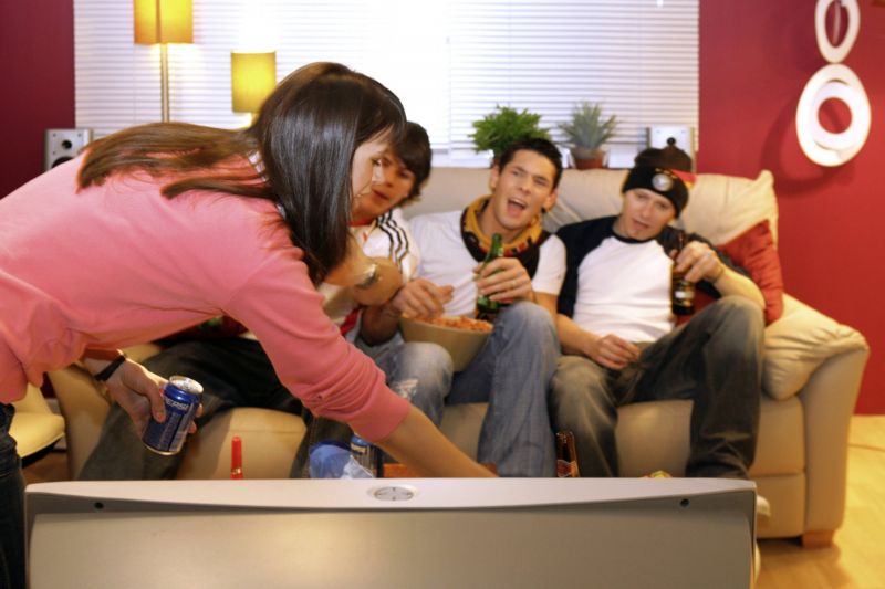 Studenti sledovali televizi 92 hodin (ilustrační foto). Studenti sledovali televizi 92 hodin (ilustrační foto).