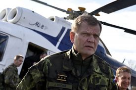 Náčelník Generálního štábu Josef Bečvář.
