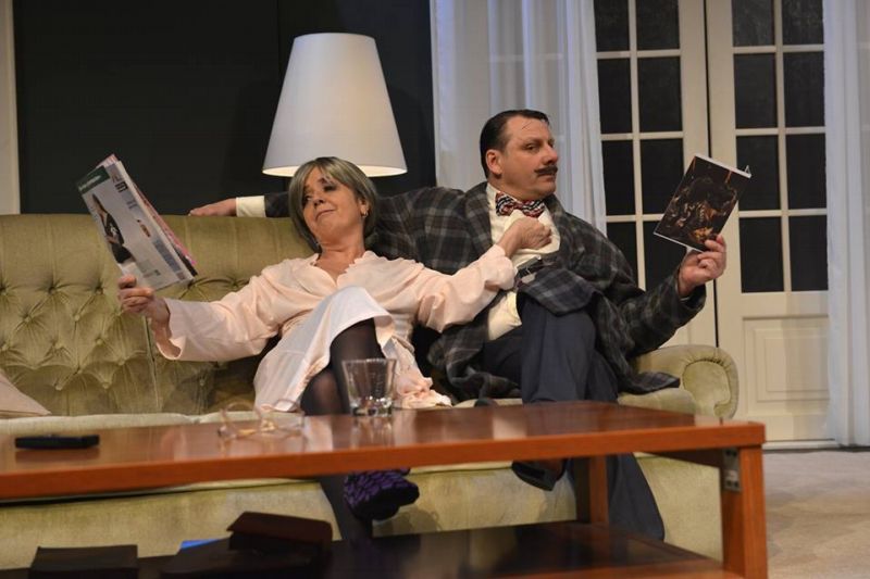 Současné francouzské drama autora Sébastiena Thiéry Začínáme končit je hrou ze současnosti o vztazích mezi muži a ženami i o strachu ze stárnutí. Současné francouzské drama autora Sébastiena Thiéry Začínáme končit je hrou ze současnosti o vztazích mezi muži a ženami i o strachu ze stárnutí.