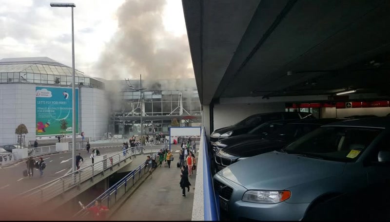 Exploze na letišti v Bruselu.