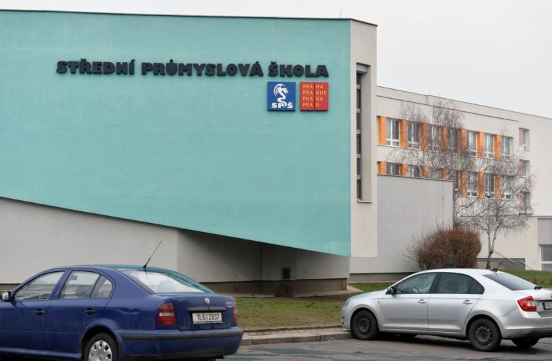 Budova Střední průmyslové školy Na Třebešíně. Budova Střední průmyslové školy Na Třebešíně.