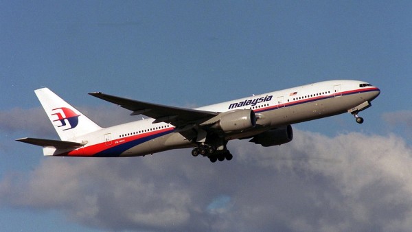  Experti dospěli k závěru, že nalezená část trupu letadla pochází z Boeingu 777 společnosti Malaysia Airlines.