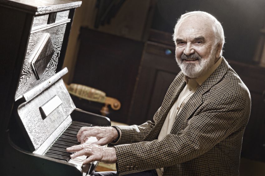 Zdeněk Svěrák.