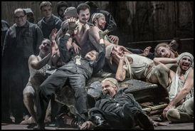 Fotografie z představení Národního divadla v Praze, Z mrtvého domu.