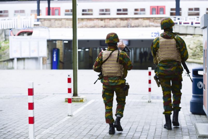 Atentátník Khalid Bakraoui, který se v úterý odpálil v bruselském metru, měl nejspíš společníka.