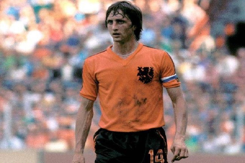 Zesnulá holandská legenda Johann Cruyff v dobách největší hráčské slávy. 
