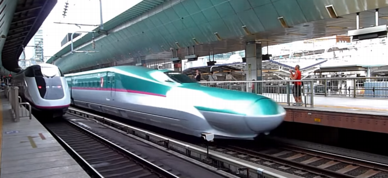 Japonský vlak šinkansen. Japonský vlak šinkansen.