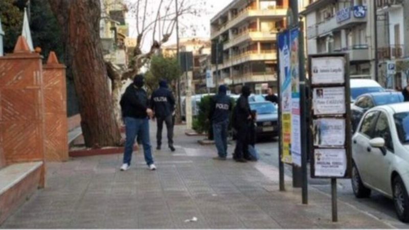 Zásah italské policie. Zásah italské policie.